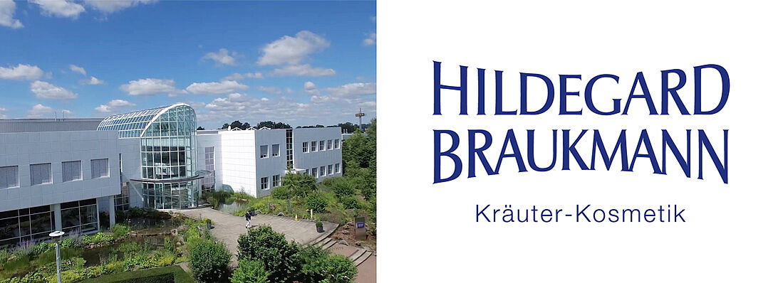 Gebäude von Hildegard Braukmann neben dem Logo